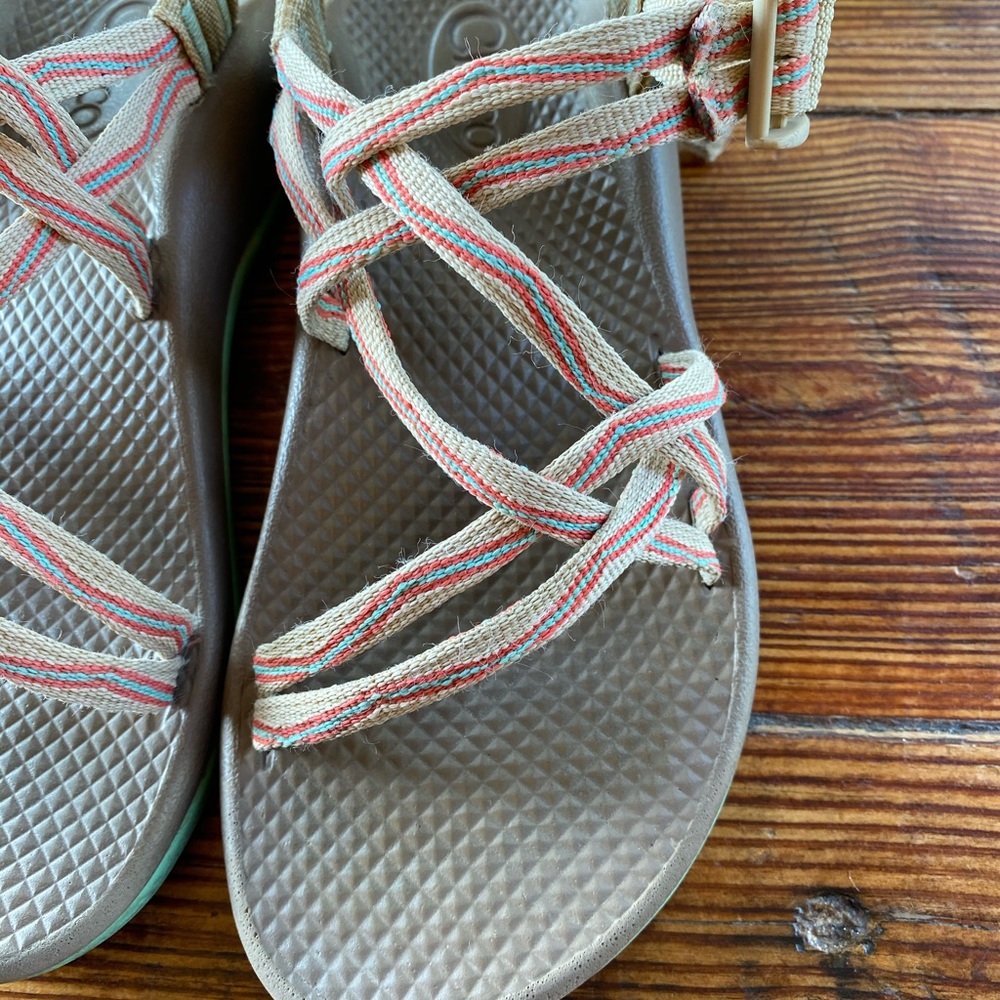 Girl’s Chaco size 3
